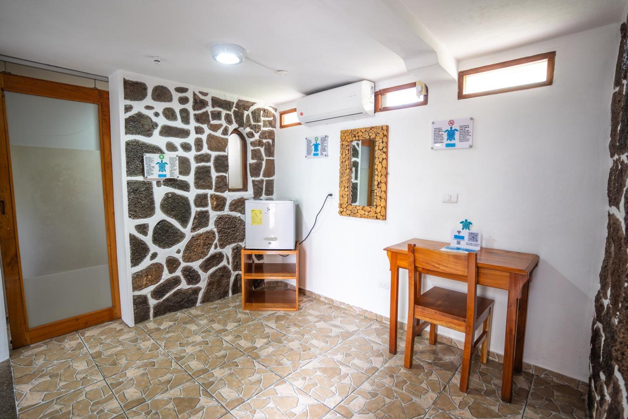 Maidith Galapagos Inn Puerto Ayora  Extérieur photo